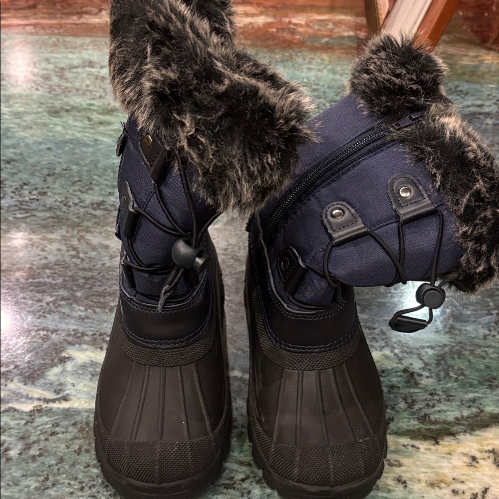 Navy and Black Winter Boots with Faux Fur Trim